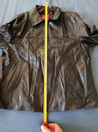 Chaqueta de piel negra