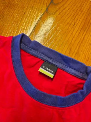 T-shirt Diadora vintage rossa