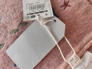 Jersey rosa flores bordadas nuevo