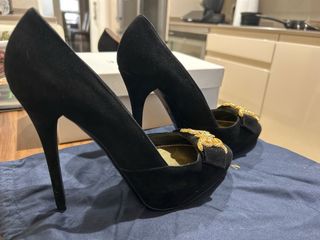 Zapatos de tacón Ralph Lauren negros y dorados