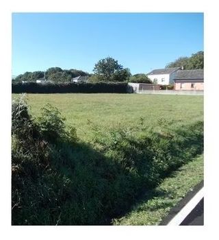 Parcela urbanizable en Piugos (5km)