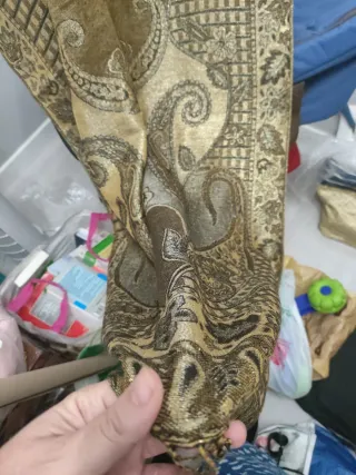 Pashmina fular estampado paisley marrón y dorado