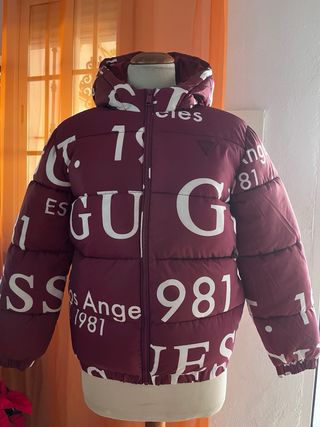 Chaqueta Guess oversize estampada