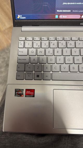 Portátil ASUS Vivobook Go 15 E1504FA-NJ642W