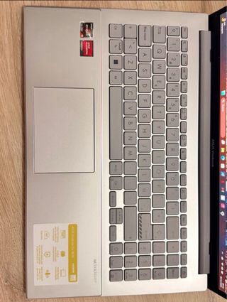 Portátil ASUS Vivobook Go 15 E1504FA-NJ642W