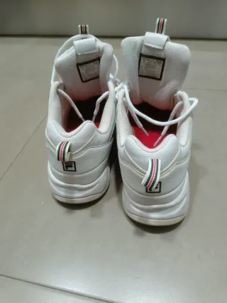 Zapatillas Fila Unisex Blancas y Rojas
