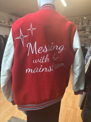 Chaqueta Zara Roja y Crudo