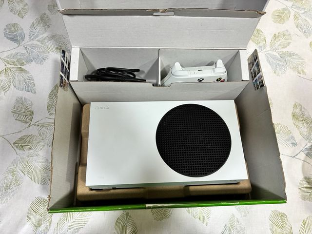 Xbox Series S 512GB + Mando Blanco