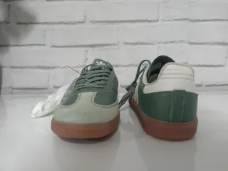 Zapatillas Adidas Verdes y Beige