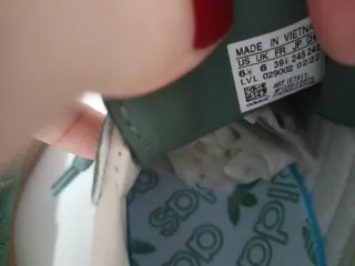 Zapatillas Adidas Verdes y Beige