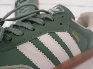 Zapatillas Adidas Verdes y Beige