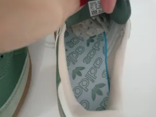 Zapatillas Adidas Verdes y Beige