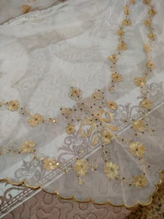 Manteletas Falleras Doradas y Blancas