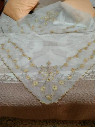 Manteletas Falleras Doradas y Blancas