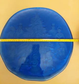 Piatto centrotavola in vetro blu anno 2000