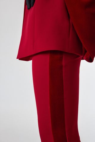 Traje chaqueta y pantalón terciopelo rojo