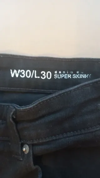 Vaqueros pitillo negros