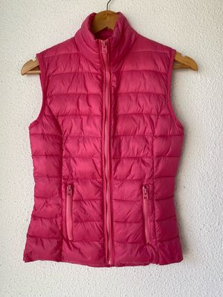 chaleco plumas fucsia bolsillos