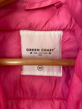 chaleco plumas fucsia bolsillos