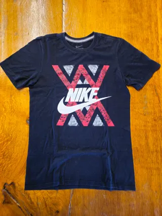 T-shirt Nike nera