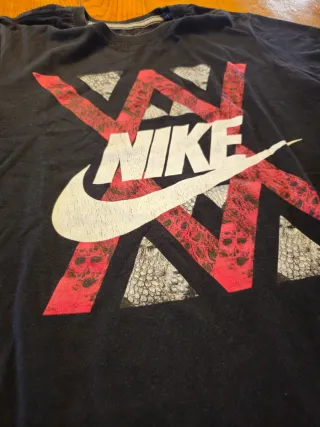 T-shirt Nike nera