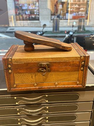 CAJA ANTIGUA LIMPIAR ZAPATOS