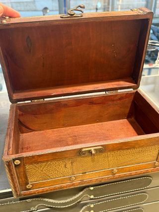 CAJA ANTIGUA LIMPIAR ZAPATOS