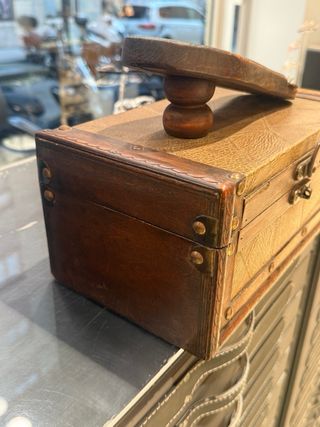 CAJA ANTIGUA LIMPIAR ZAPATOS