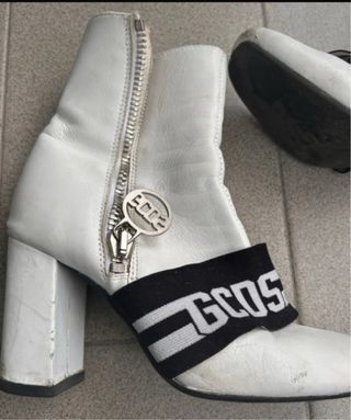 Stivaletti GCDS bianchi