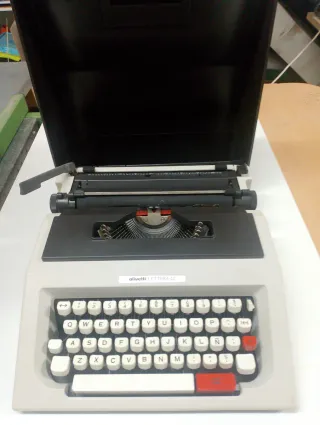 Máquina de escribir antigua