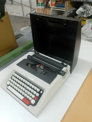 Máquina de escribir antigua