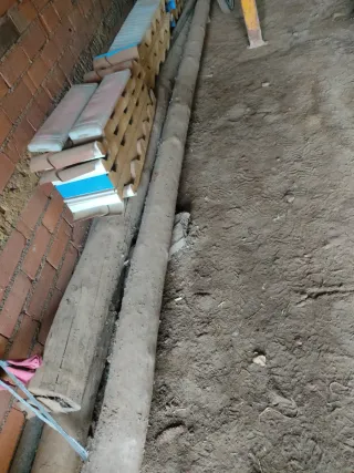 Vigas de madera redondas de pino