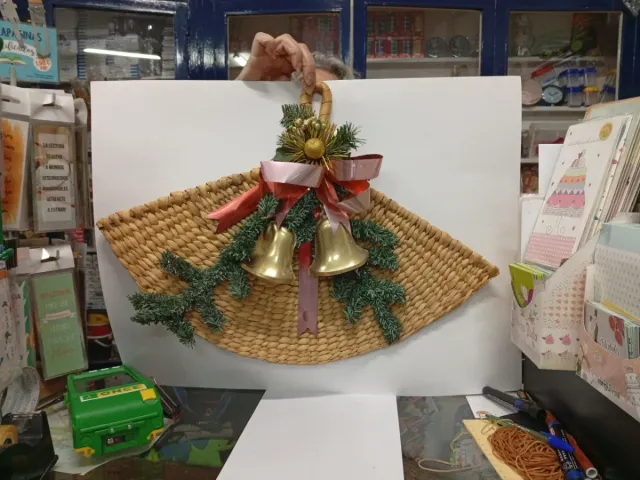 Decoração de Natal Cesta de Vime com Sinos