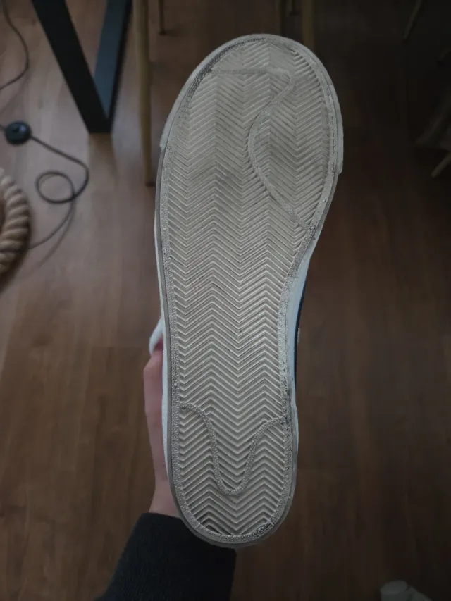 Nike Blazer Mid 77 Gris y Blanco