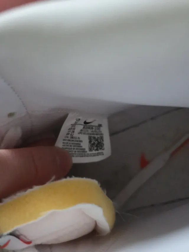 Nike Blazer Mid 77 Gris y Blanco