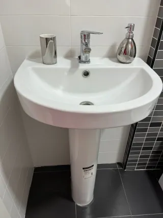 Lavabo Sanindusa con grifo Teka