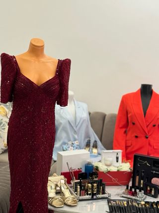 Vestido de fiesta rojo con pedrería