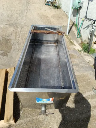 Banco de desopercular inoxidable marca Thomas