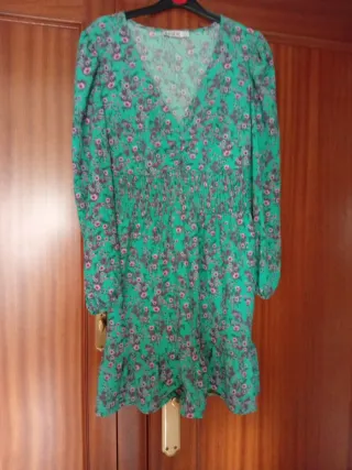 Vestido verde floral INSIDE Talla M