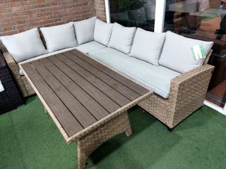 Sofa Rinconera + Mesa de Ratan PE Marron. Muebles