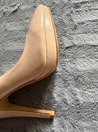 Zapatos de tacón aguja rosa nude