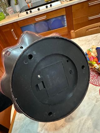 Albero marrone con luci decorative