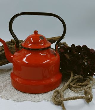 Bollitore vintage smaltato rosso