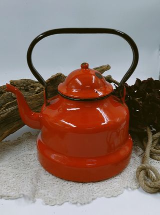 Bollitore vintage smaltato rosso