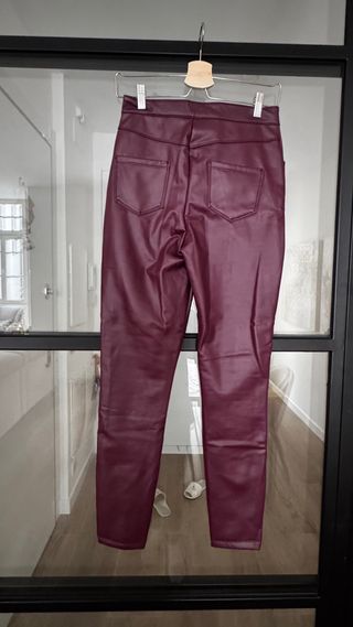 Pantalón polipiel térmico burdeos