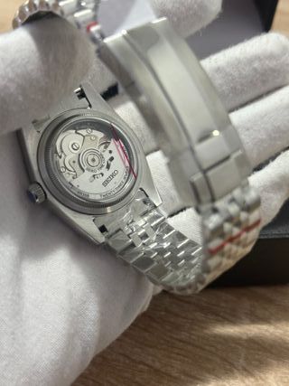 Reloj de mujer Seiko mod Date Circonita 36mm