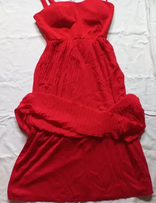 Vestito rosso con gonna plissettata