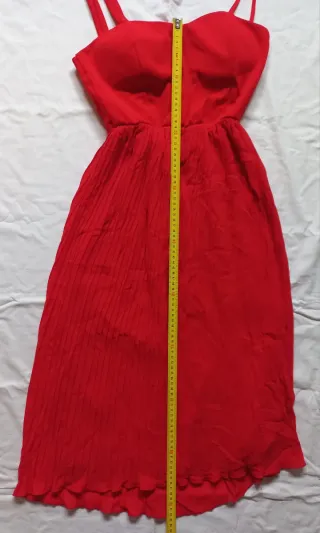 Vestito rosso con gonna plissettata