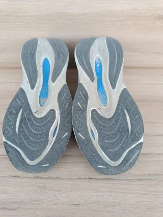 New Balance FuelCell Propel V4 Hombre T42