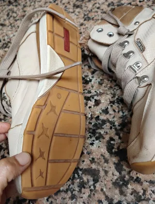 Bambas de bota de piel plataforma pikolinos